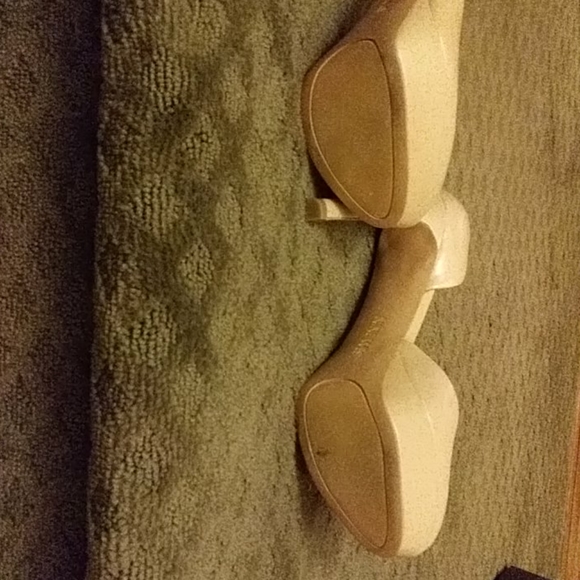 Taupe Nine West Heels - Picture 6 of 8